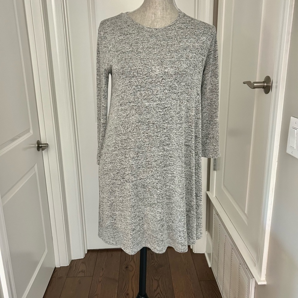 FOREVER21 Fit & Flare Women's Mini Swing Dress
Gray 3/4 Sleeves Dress Size M - Picture 2 of 9
